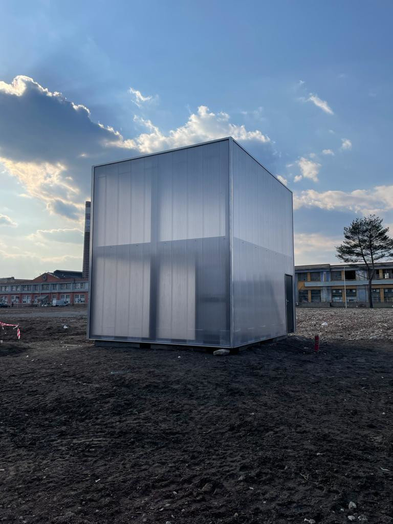 lichtdurchflossene Bürocontainer von EUROPBOX